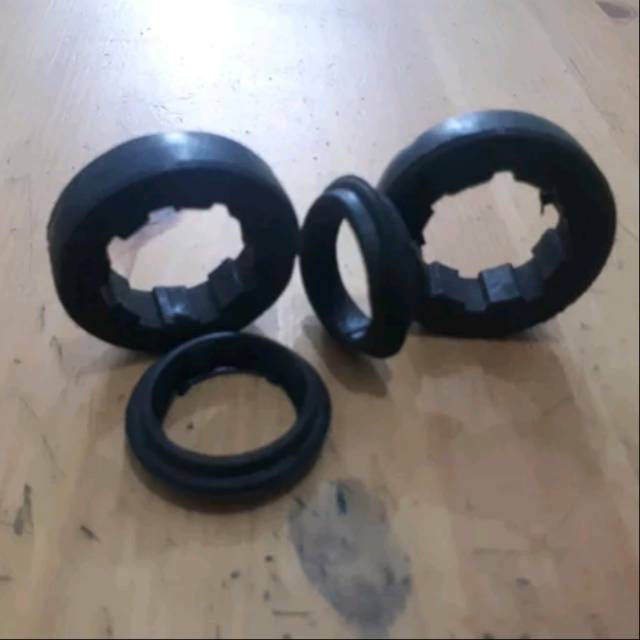 Karet Penahan Kupingan Lampu Shockbreaker Depan Honda CB100 Cb125 S90 110 Series