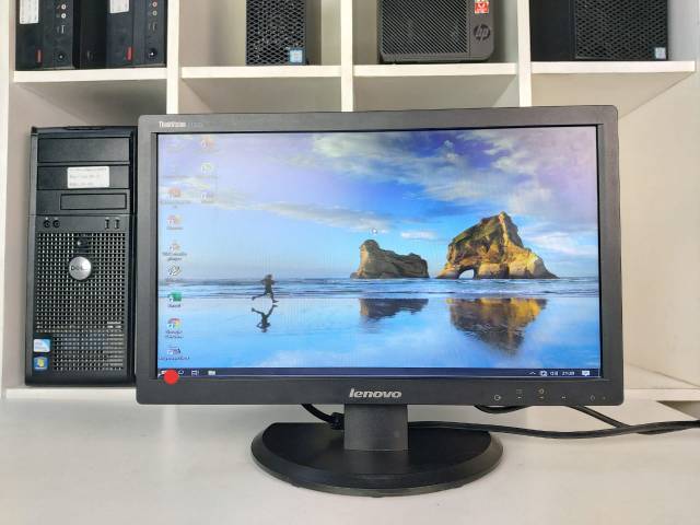 Monitor lenovo 19&quot; wide minus dot pojok kanan kecil