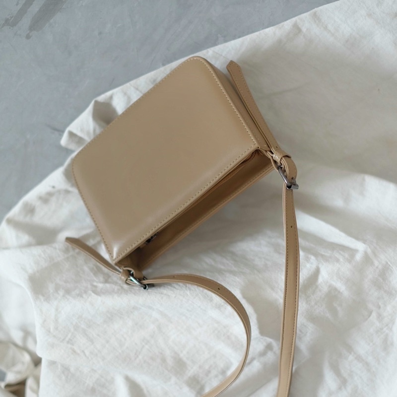 Lala Sling bag