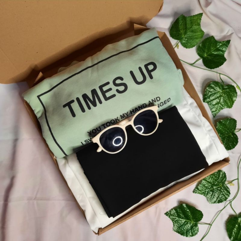 

[BISA COD] - HAMPERS / GIFT BOX SWEATER OVERSIZE