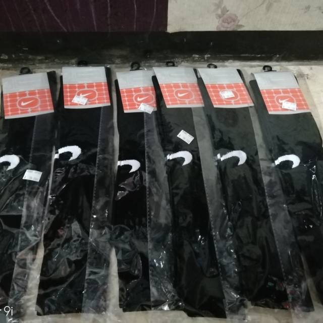 Kaos kaki bola dewasa nike