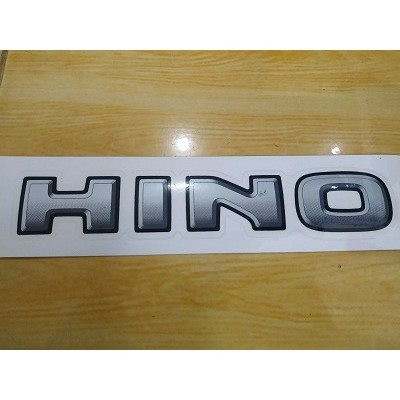 Sticker HINO di kedok depan Hino Dutro tahun 2020