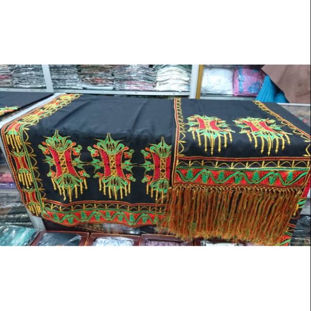 Kain bordir pintu aceh