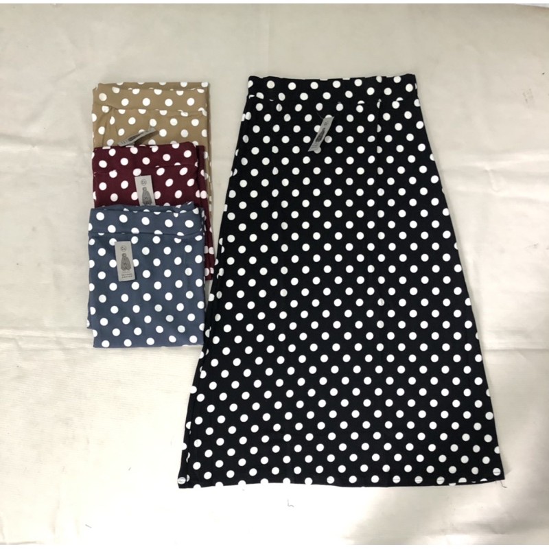 Rok Bentuk A motif polkadot stok terbatas Standard Jumbo