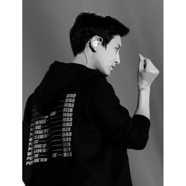 EXO THE ELYXION ZIPPER HOODIE