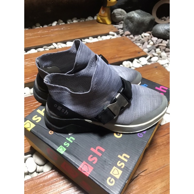 PRELOVED GOSH SHOES