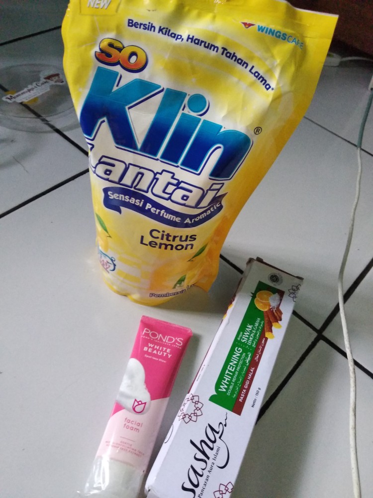 So Klin Pembersih Lantai All Varian 800ml