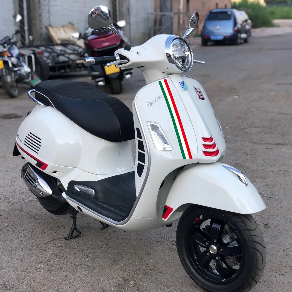 Sepeda Motor Depan Stiker Reflektif Italia Stiker Piaggio Vespa LXV GTS 150 250 300 Super Sport Stiker