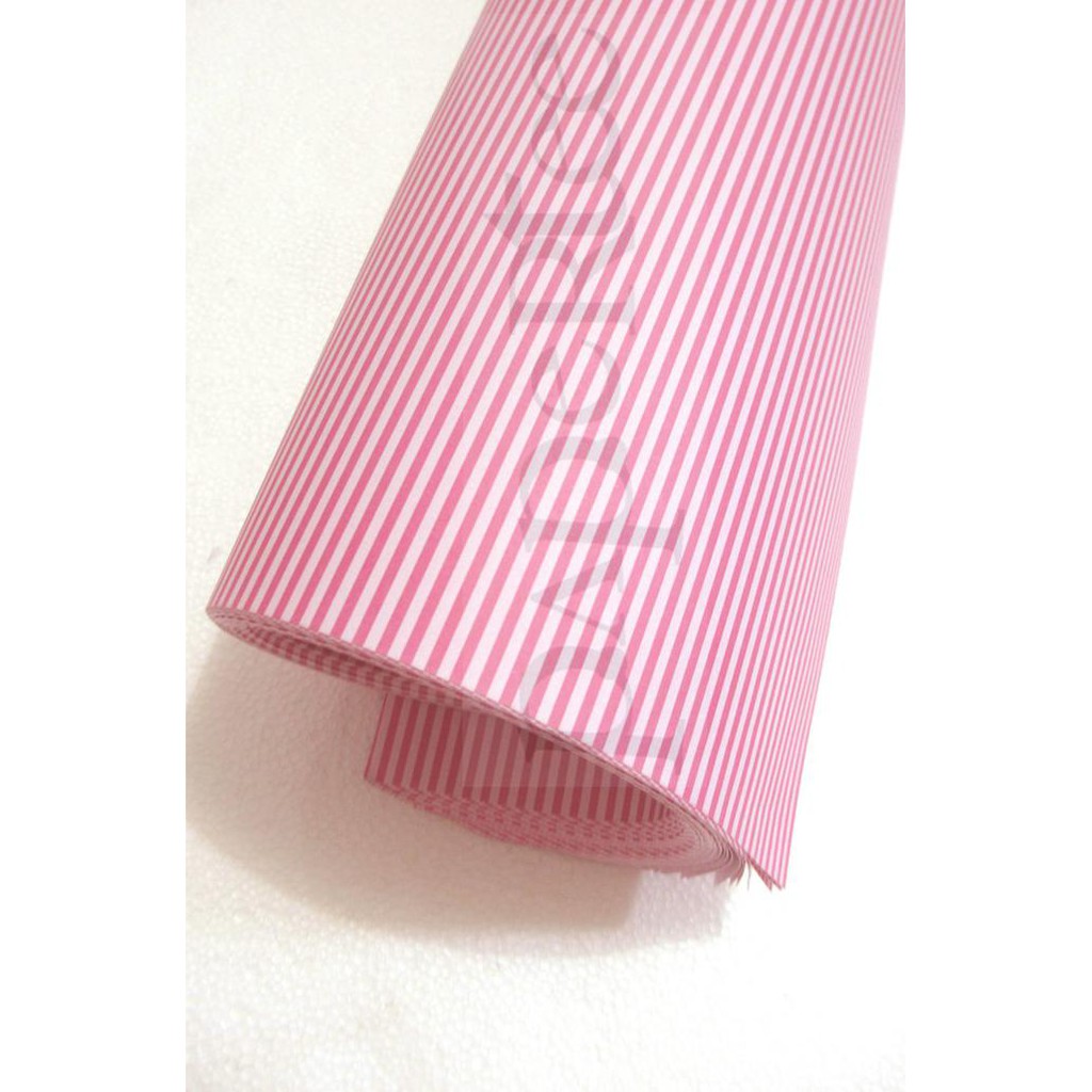 

Kertas Kado Garis Pink
