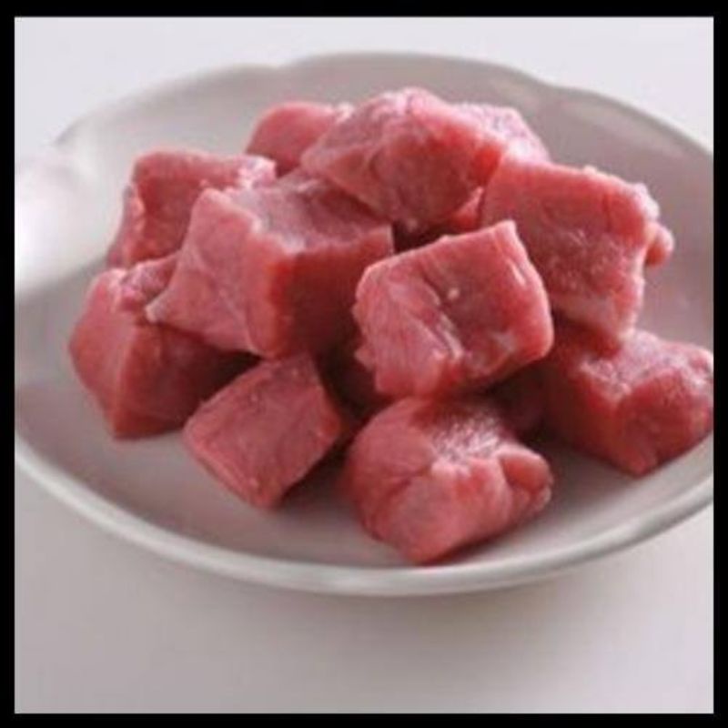 

daging babi potong dadu /cube pork meat 250gr
