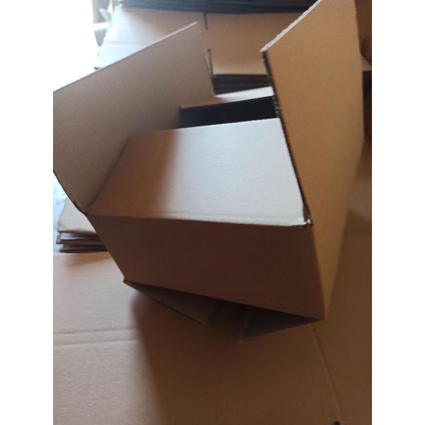 

Kardus Box Packing 8,5x8,5x22 cm untuk kebutuhan packaging barang anda