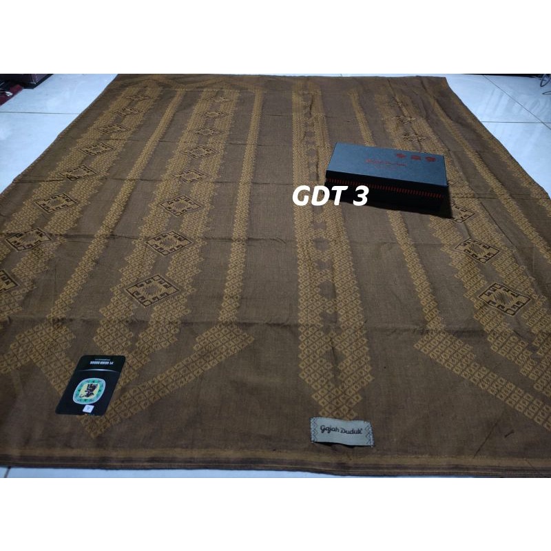 Sarung Gajah Duduk Serumpun Top