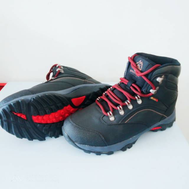 Yhogi24_promo sepatu gunung merk spotec harga norma 370.000 sekarang jadi 260.000