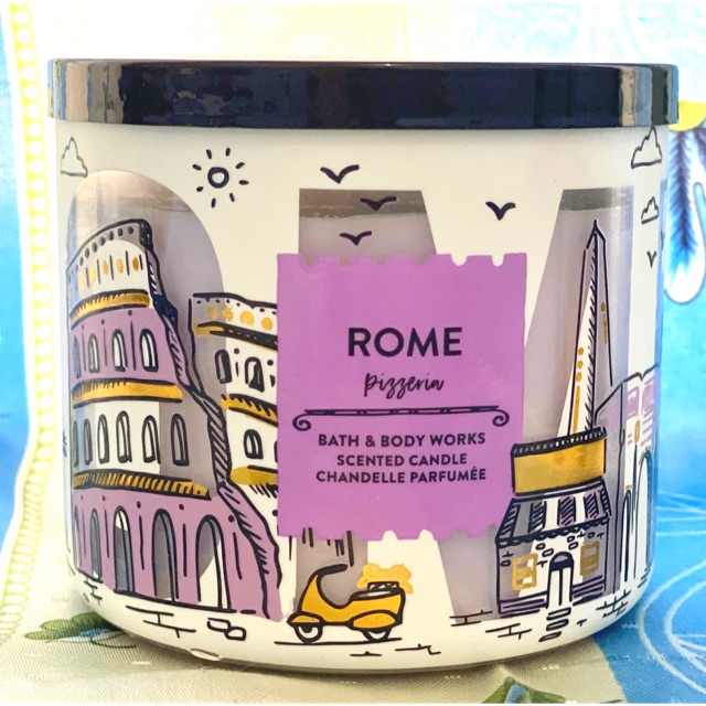 bath and body works scented candle (aromatherapy candle)