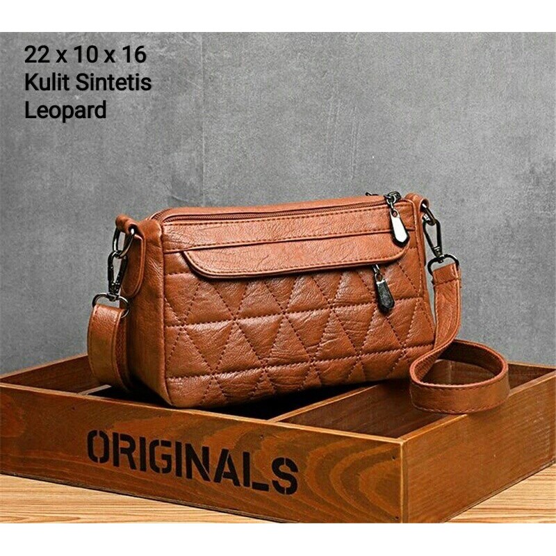 Triangle bags tas selempang wanita slingbag kulit tas polos simple elegant tas kondangan triangle