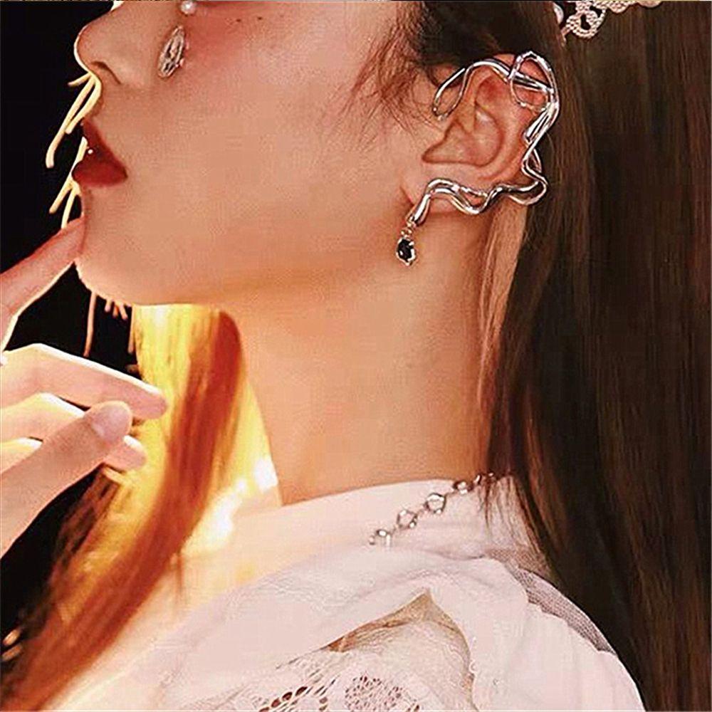 Mxbeauty Anting Klip Bentuk Geometri Asimetris Y2K Bahan Alloy Warna Polos Untuk Wanita