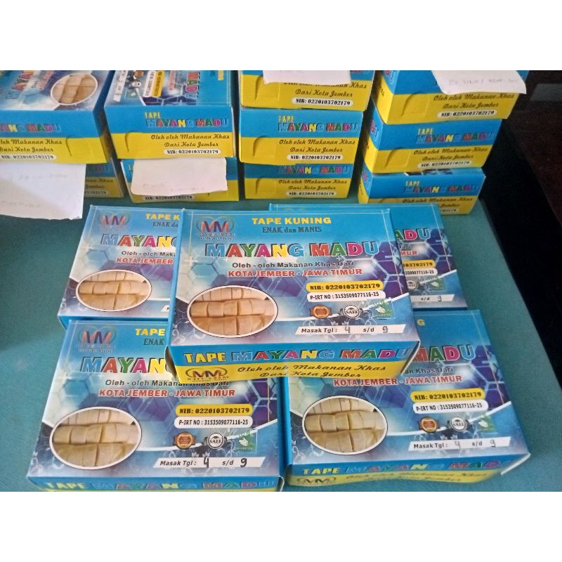 

tape mayang madu,oleh2 khas jember.tape manis lembut tanpa serat dan tanpa masam.1 kotak isi 700 gr