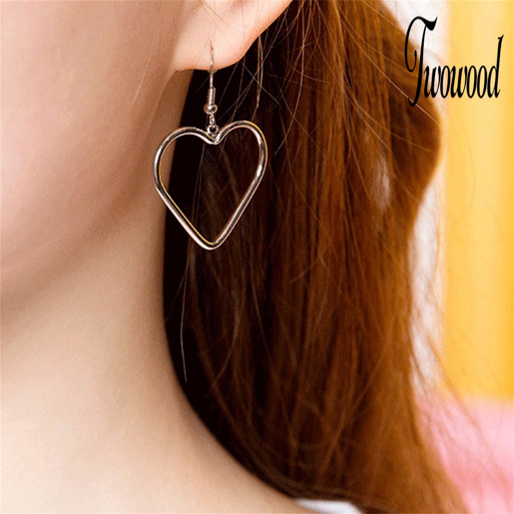 1 Pasang Anting Hook Bentuk Hati Model Hollow Untuk Wanita