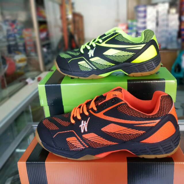Sepatu badminton Prowin