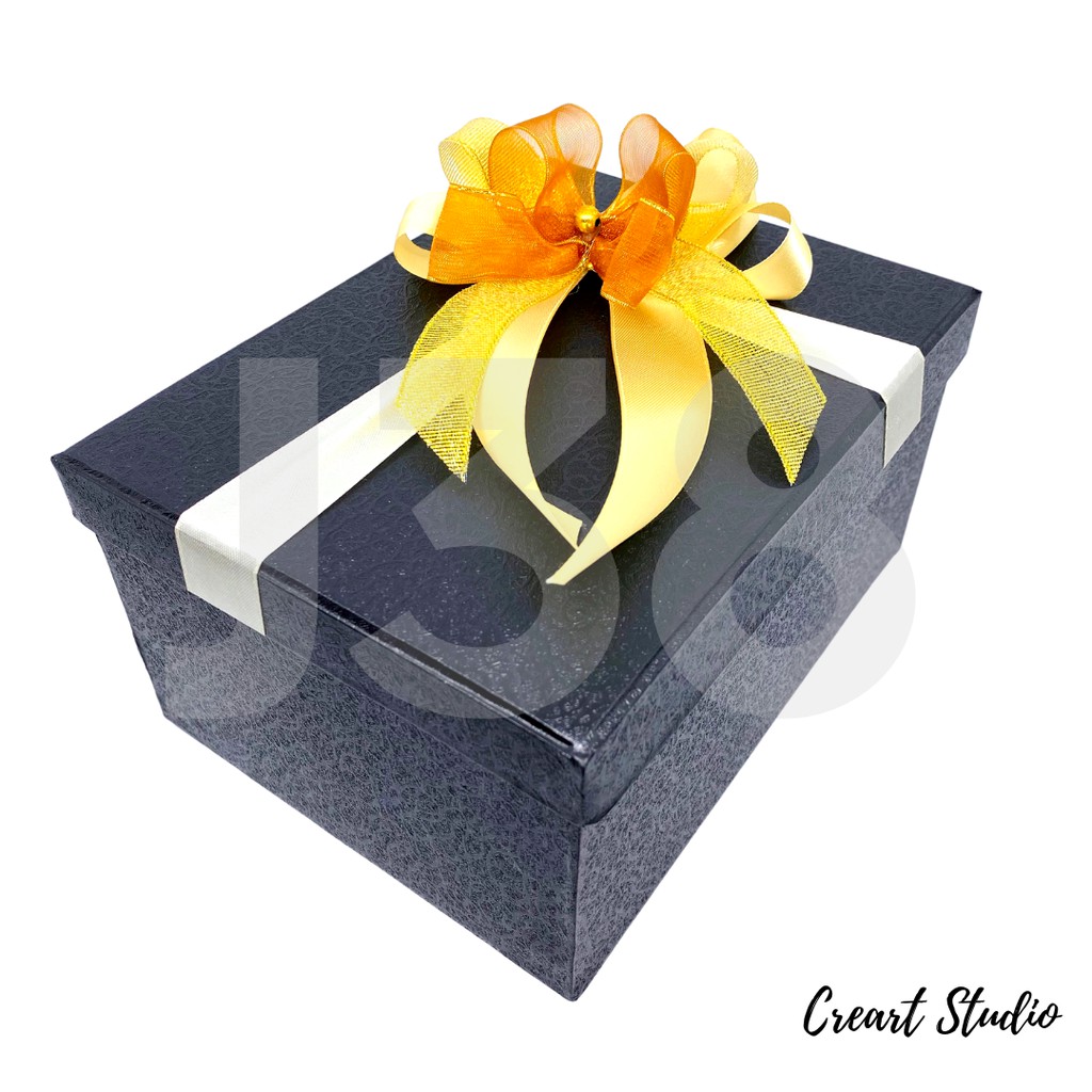 

Kotak Kado Gift Box 20x15 cm Tinggi 10 cm - Black