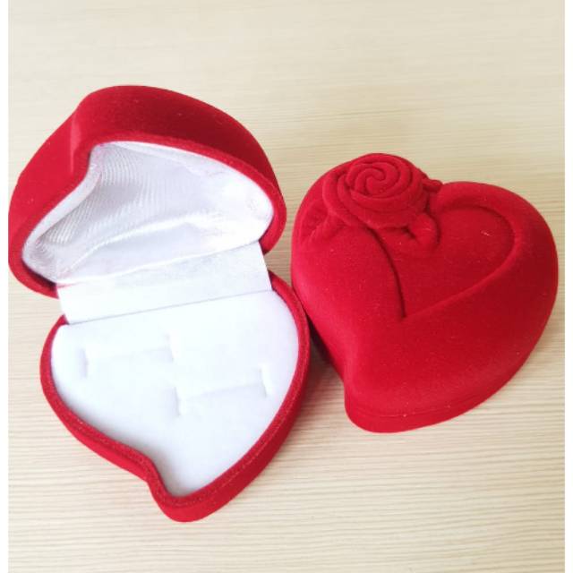 Kotak cincin / tempat cincin love / kotak cincin love isi 2 / kotak cincin love mawar