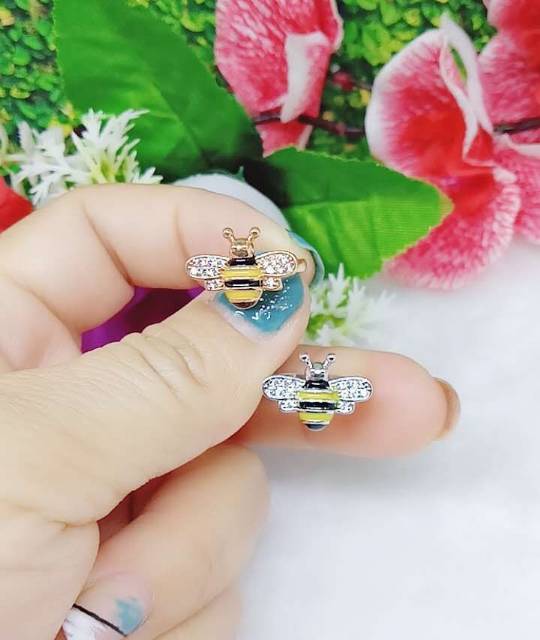 Cincin anak-anak Lebah kecil