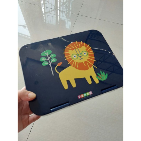 penny scallan lunch box large lion navy..new 100%..anak ga mau pakai berat