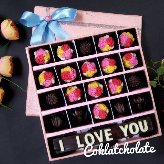

KADO MEWAH DARI ISTRI COKAT HURUF