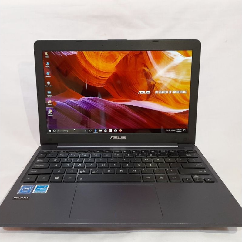 ASUS E203MAH N4000 RAM4GB SSD256GB 11 W10" Second