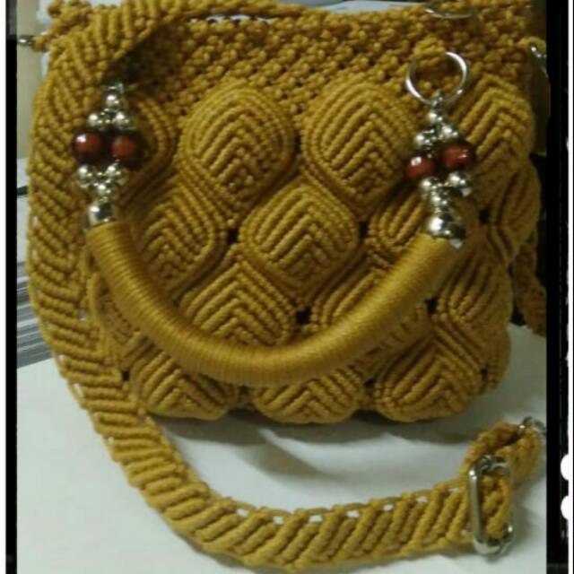 Tas talikur motif daun