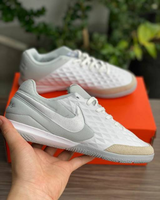 Nike Tiempo Legend 8 Academy White Chrome IC