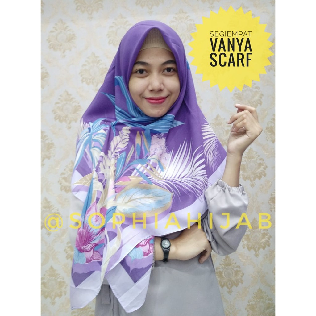 Segiempat Zoya Vanya Scraf