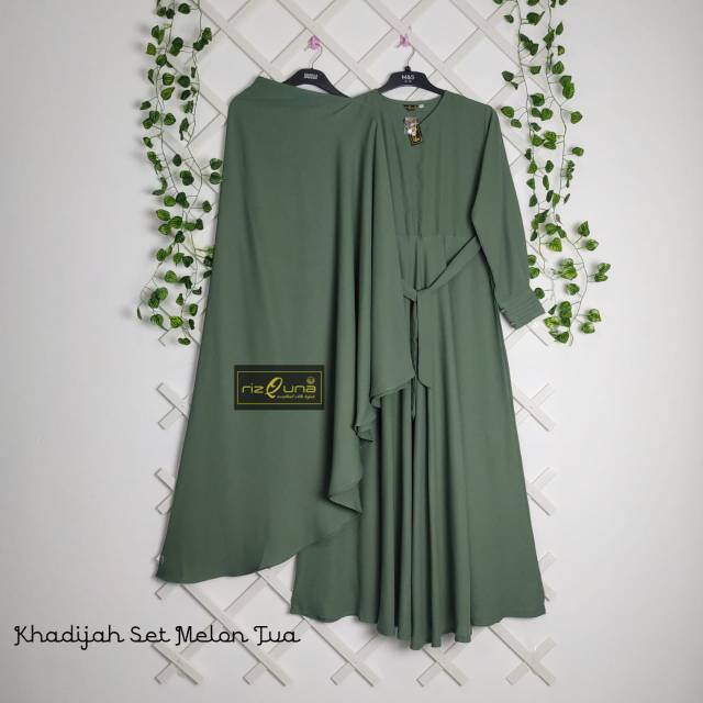 RIZQUNA GAMIS---Gamis Khadijah Set Wollycrepe Caltri MELON TUA size M,L,Xl,XXL