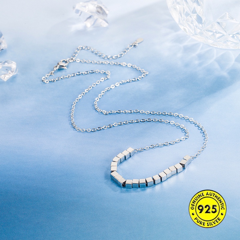 Kalung Rantai Klavikula Bentuk Persegi Kecil Bahan S925 Silver Lapis Emas Untuk Wanita