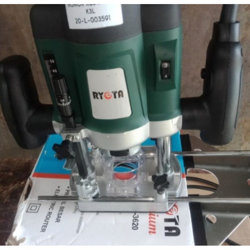 Mesin Router Besar Profil 2 Pegangan RYOTA 3620