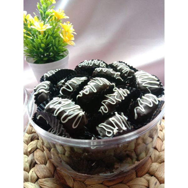 

Kue kurma coklat