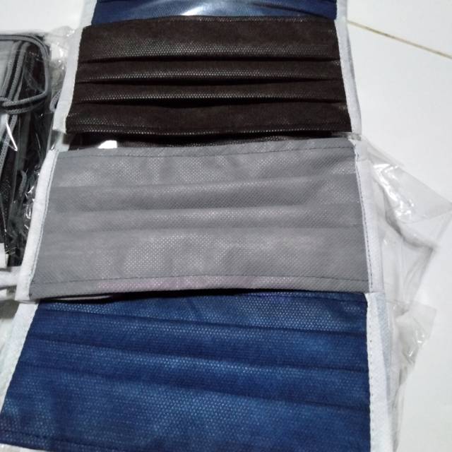 

Masker kain spunbond 3 lapis