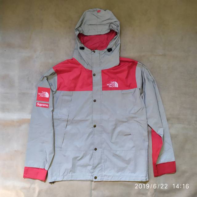THE NORTH FACE X SUPREME REFLECTIVE JACKET