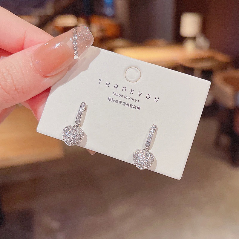 Anting Stud Bentuk Hati Bahan 925 Silver Needle Aksen Berlian Untuk Wanita