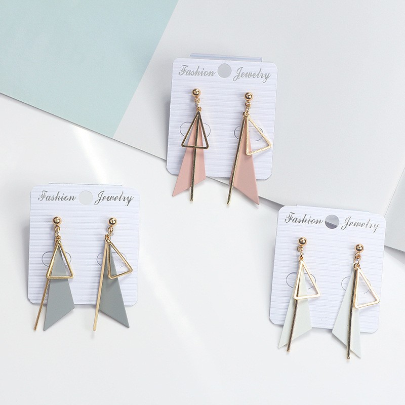 Anting Tusuk Bentuk Segitiga Geometris Gaya Korea Untuk Wanita