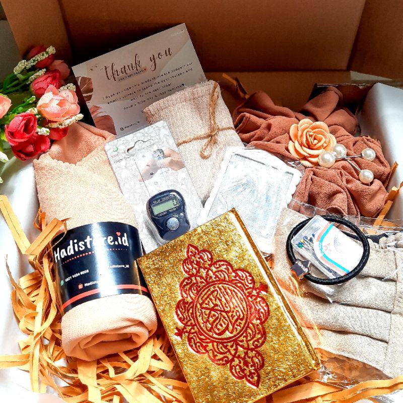

GIFT BOX HAMPERS HIJAB MURAH