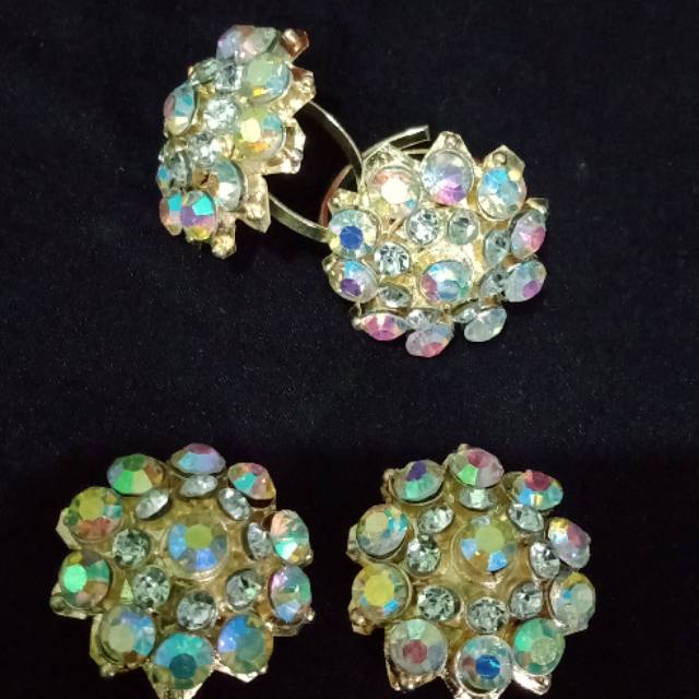 Set giwang cincin pengantin mata besar