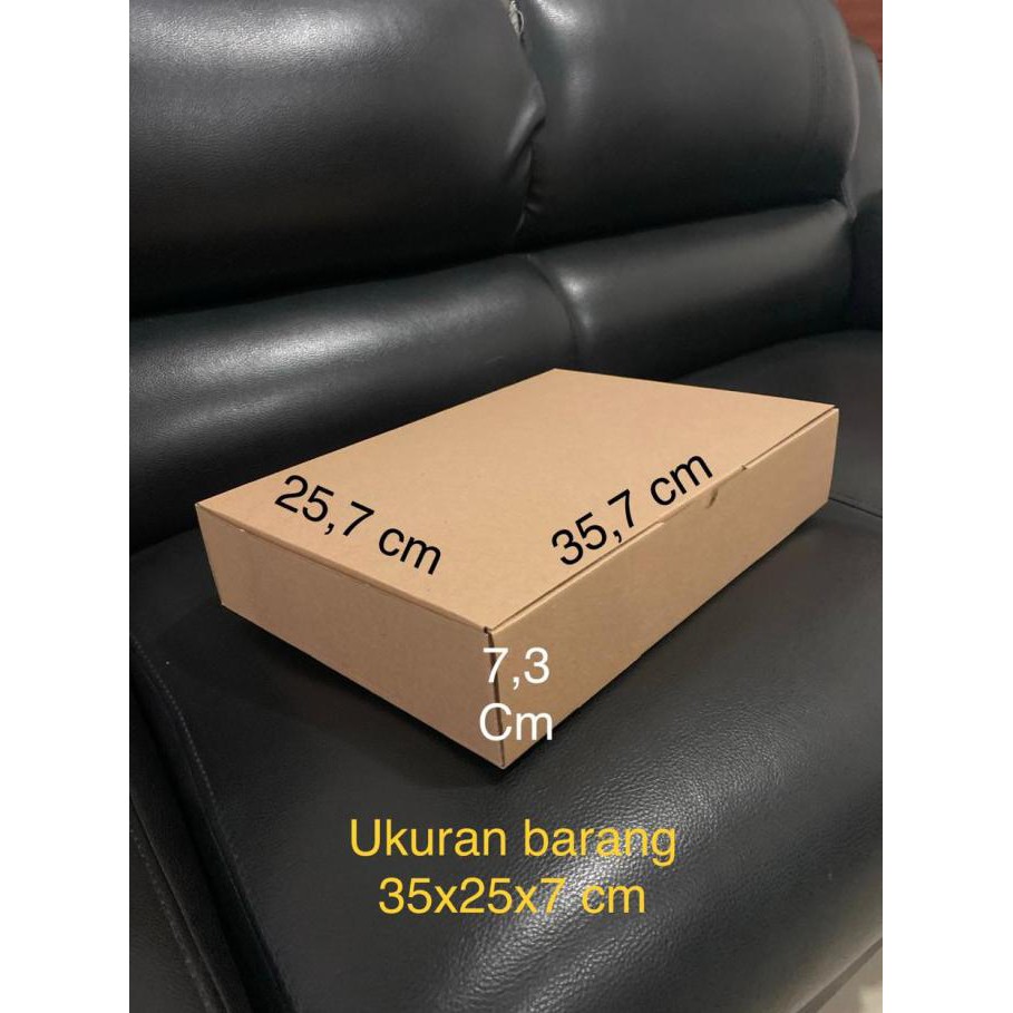 

BARU Kardus / Box / Kotak Baju, Kue, Kaos, Serbaguna 35 cm x 25 cm x 7 cm