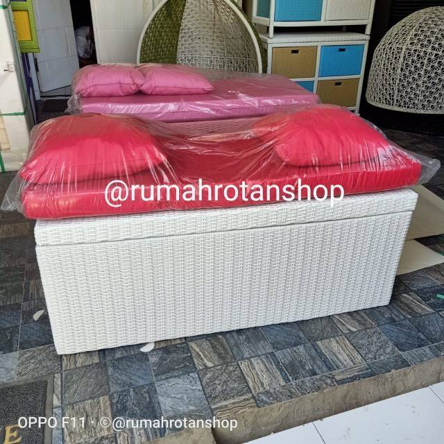 Sofa Rotan Model Peti Serbaguna kerangka kayu anyaman sintetis