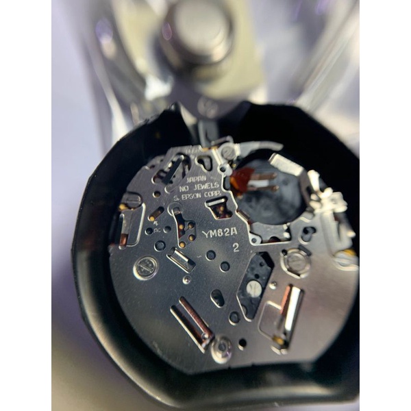 Mesin jam tangan YM82A