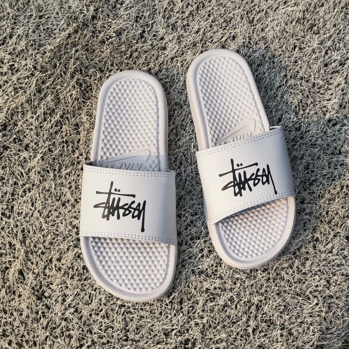 Jual NIKE BENASSI X STUSSY WHITE 
