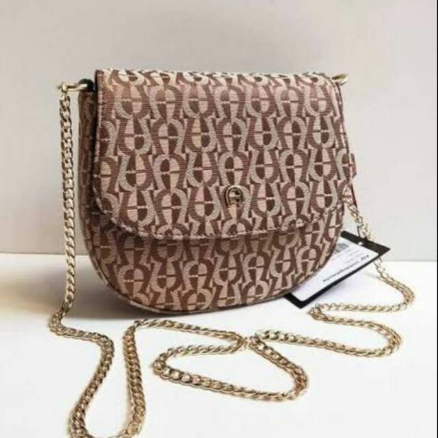 Tas Selempang Wanita Aigner Ava Signature Chain Crossbody