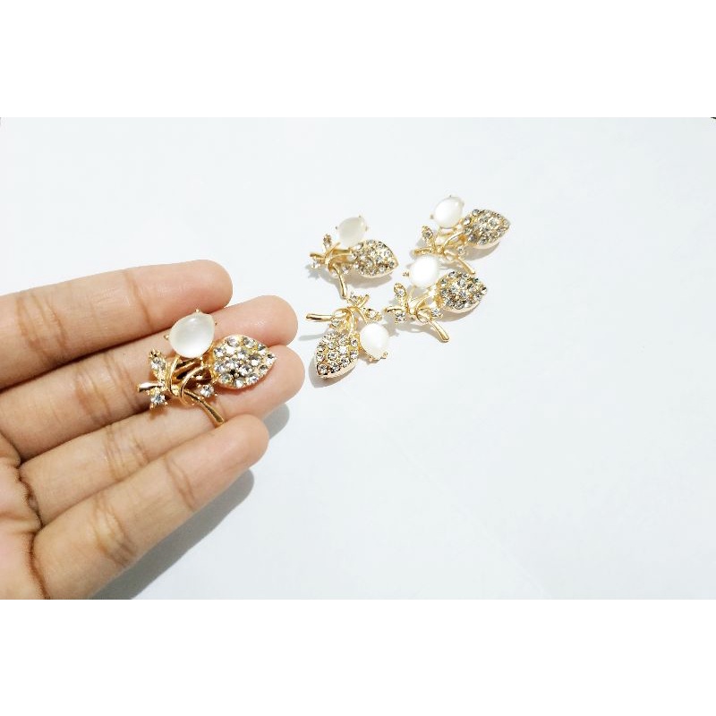 RB19 Bros Gold Permata White Stone