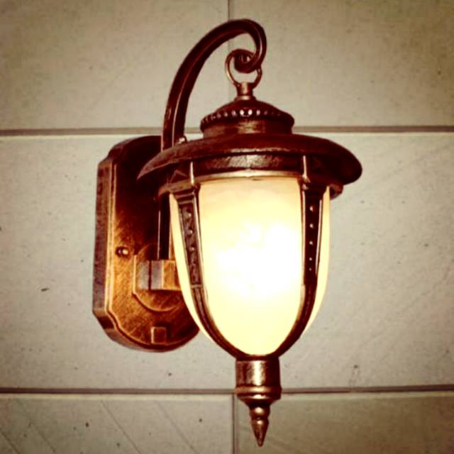 Lampu Dinding dan Pilar Antik Cat Bronze