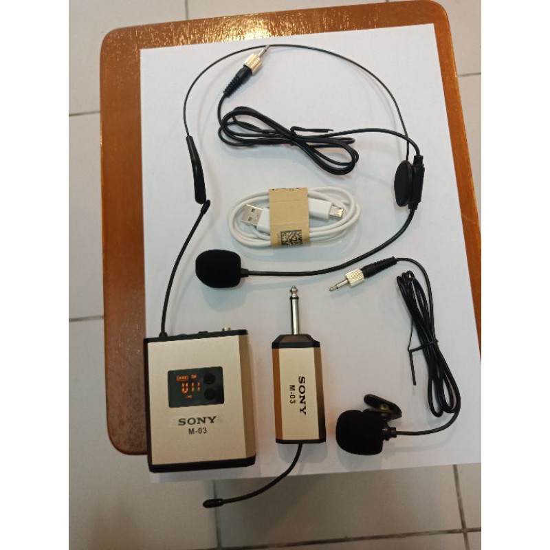 Mic SONY M-03HC wireless single mic. jepit +headset. cocok buat imam suara jernih.